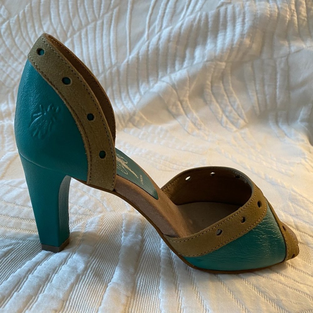 Peep toe pumps - Picture 7 of 9